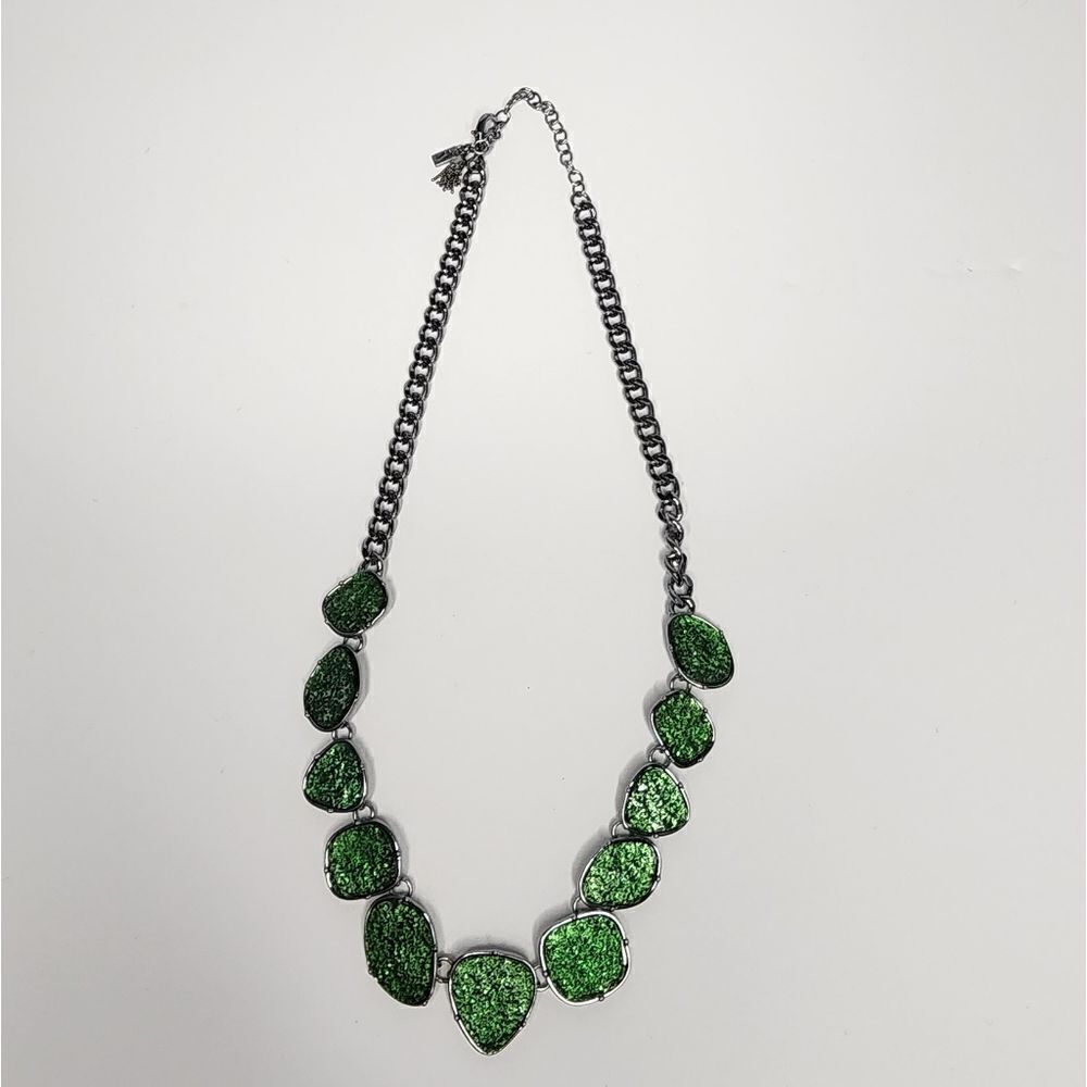 NEW Simply Vera Wang Green Crystal Frontal Collar Necklace Silver Pewter Links